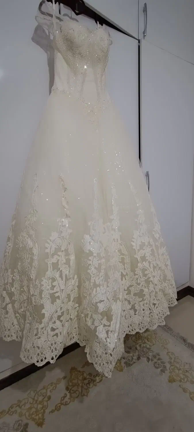 لباس عروس کاملا نو + هدیه|لباس|شیراز, دلگشا|دیوار