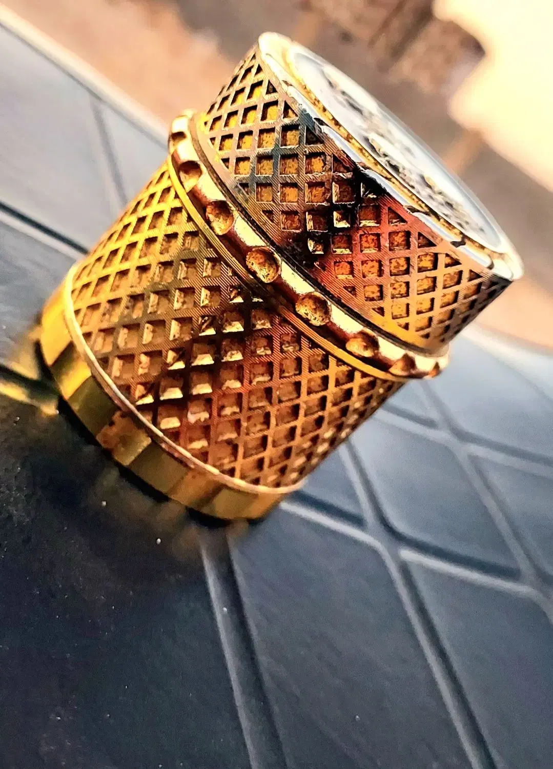 گریندر|کلکسیون اشیاء عتیقه|شیراز, کوی زهرا|دیوار