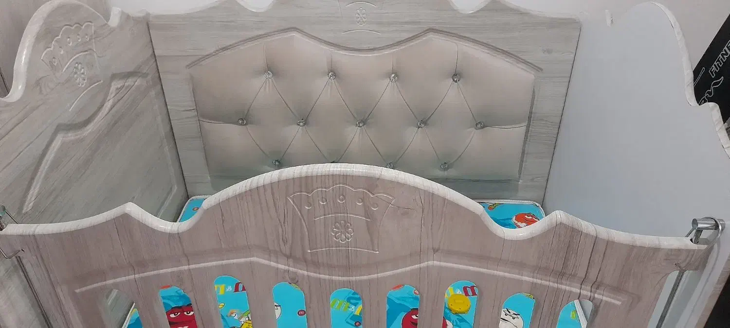تخت کودک تا ۴ سال به همراه تشک|تخت و سرویس خواب|تهران, مطهری|دیوار