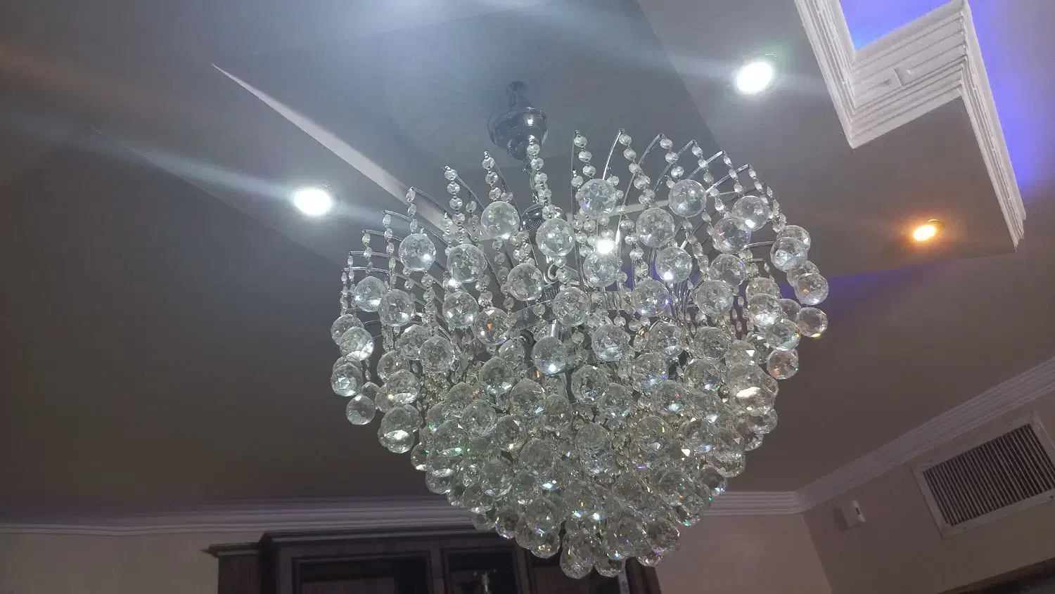 لوستربزرگ|لوستر و چراغ آویز|اصفهان, الهیه|دیوار