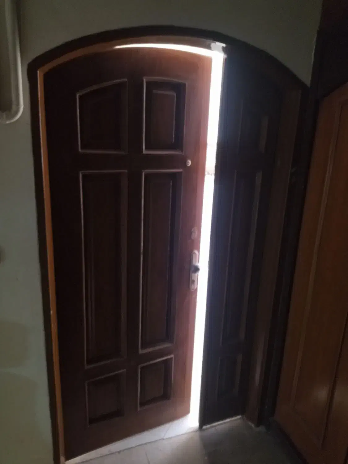 درب دو تکه پولیستر بسیار تمیز به همراه چهارچوب|مصالح و تجهیزات ساختمان|مشهد, امام خمینی|دیوار