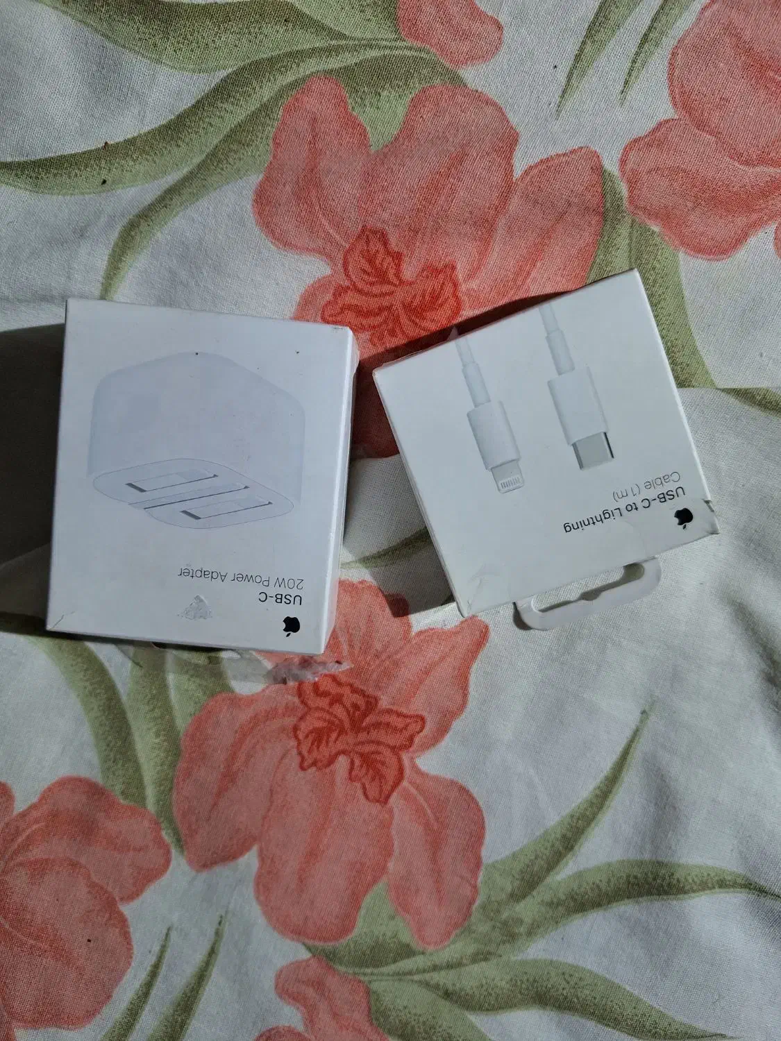 شارژر اورجینال ۲۰ وات گارانتی داره اورجیناله|لوازم جانبی موبایل و تبلت|اهواز, کیانشهر|دیوار