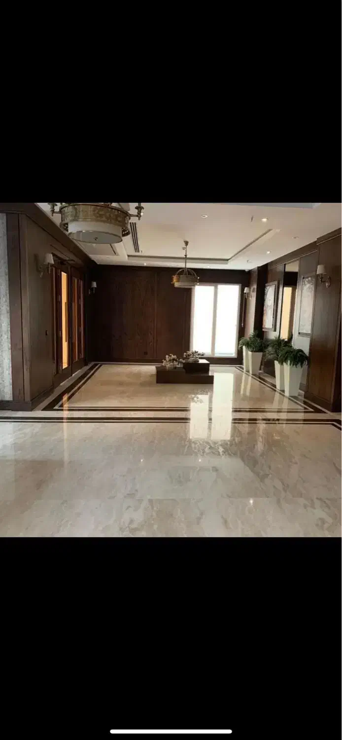 ۲۰۵ متر ۳ خواب نورگیرعالی وشیک نیاوران (عمار)