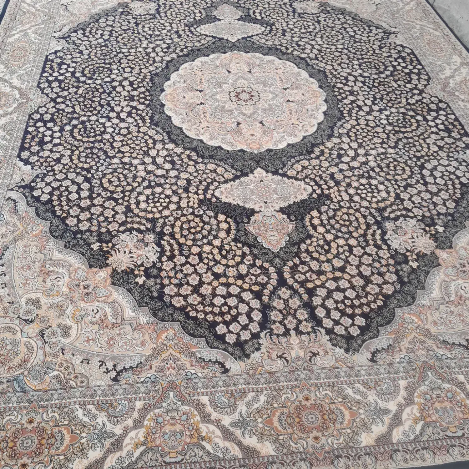 یک عدد فرش ۱۲متری درحدنو|فرش|قره چای, |دیوار