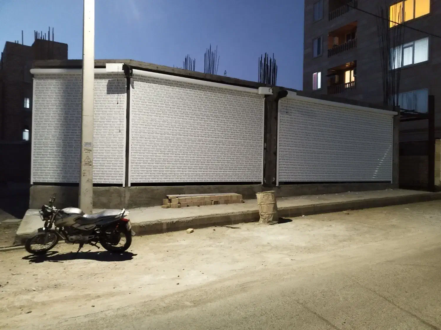 کرکره برقی تو قسطی نصب کن|مصالح و تجهیزات ساختمان|هشتگرد, هشتگرد قدیم|دیوار