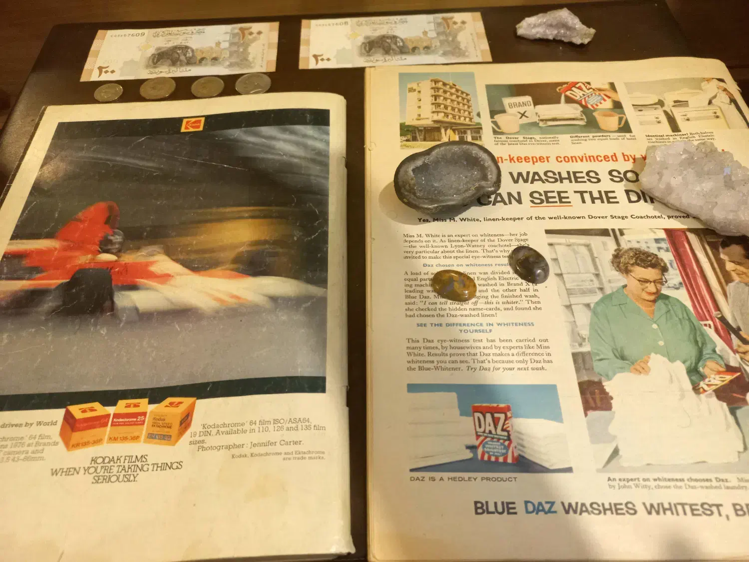 مجموعه ای قدیمی و کلکسیونی|کلکسیون اشیاء عتیقه|اصفهان, باغ زرشک|دیوار