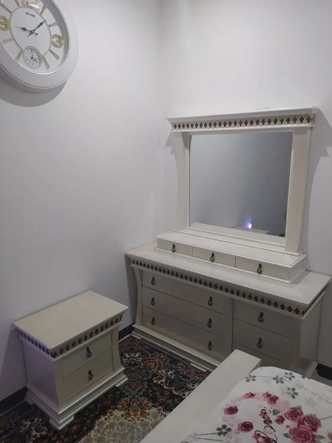 سرویس خواب|تخت و سرویس خواب|قدس, شهر‌قدس|دیوار