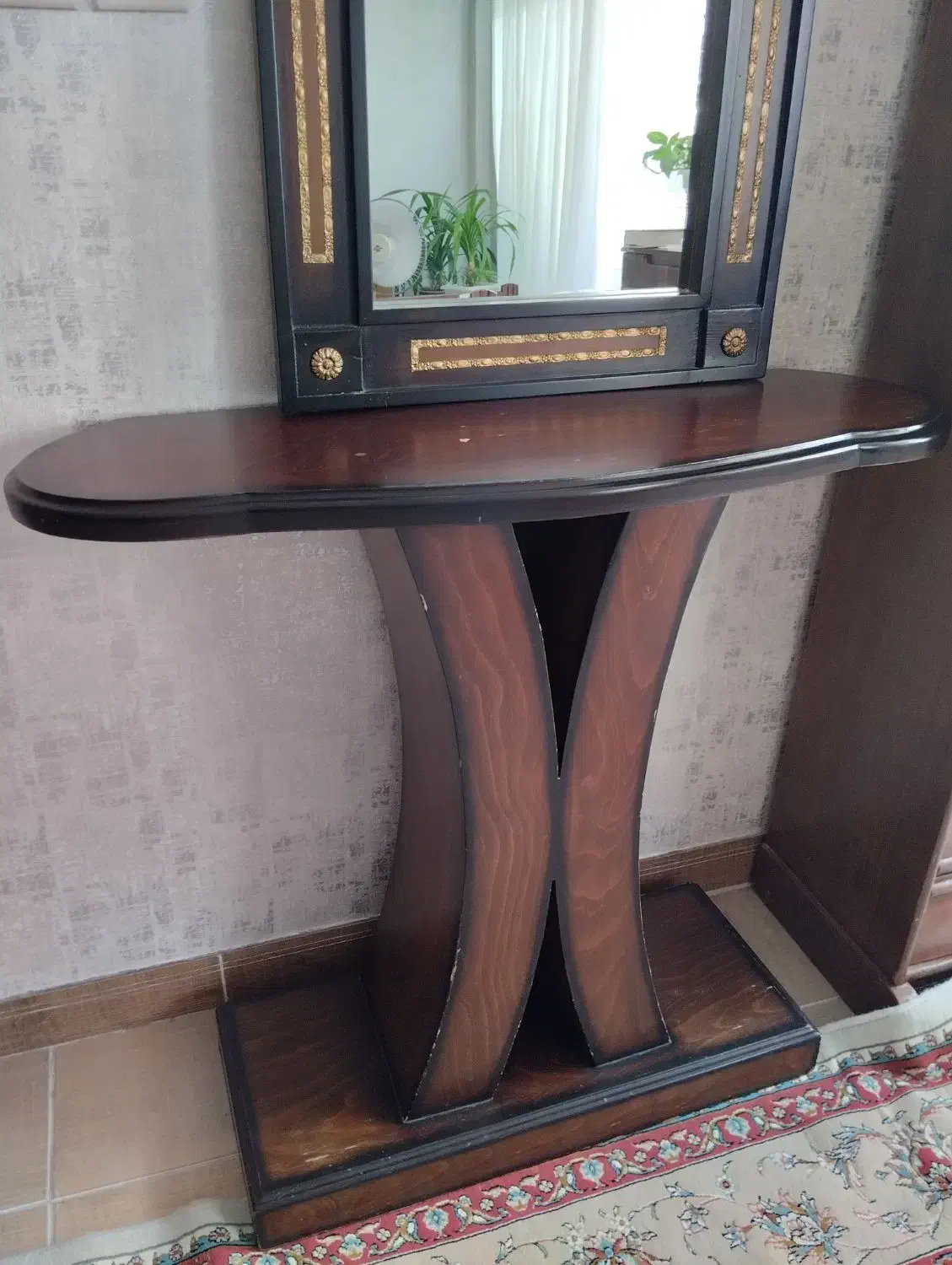 آینه سنتی به همراه میز پایه دار|بوفه، ویترین، کنسول|مشهد, آبکوه|دیوار