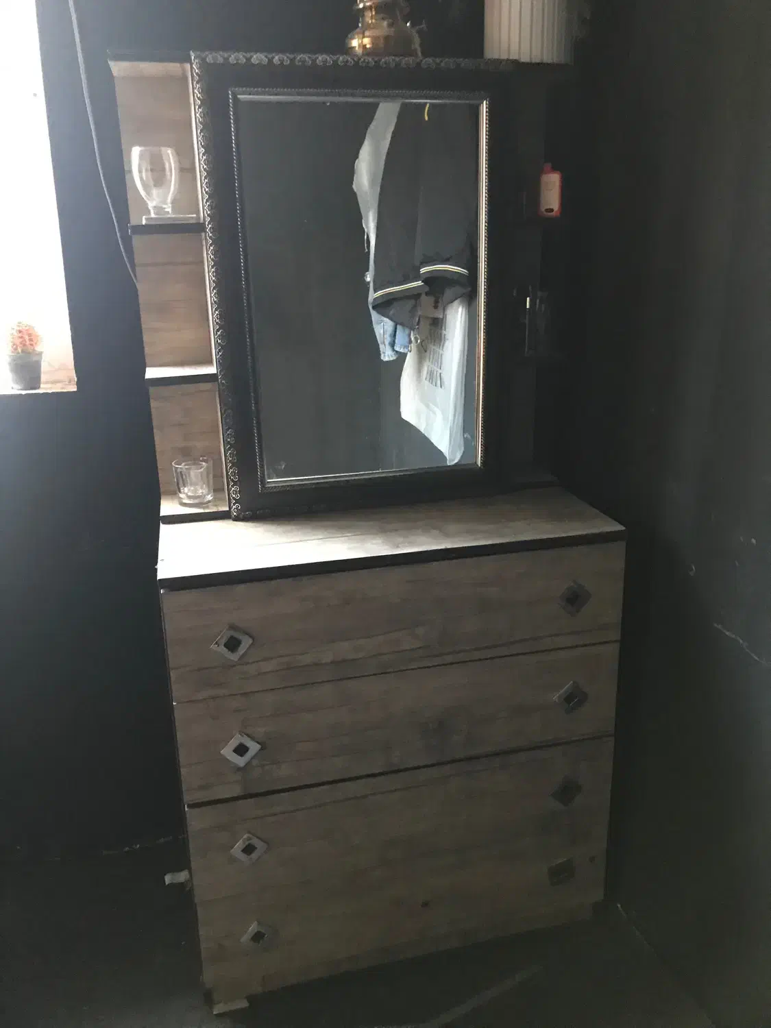 دلاور|جاکفشی، کمد، دراور|کرمانشاه, |دیوار