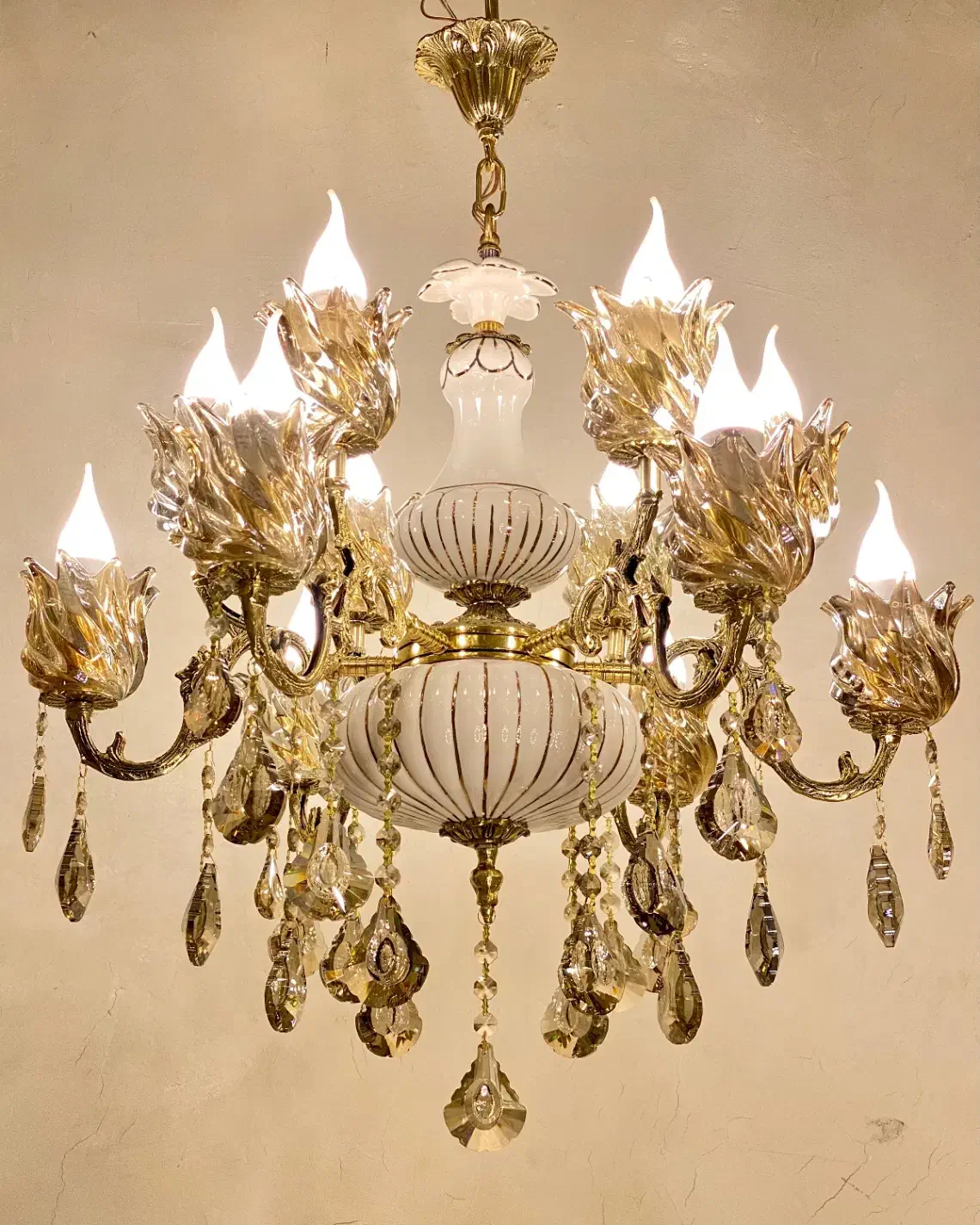 لوستر سرامیکی ده شعله/تعویض لوستر کهنه با نو|لوستر و چراغ آویز|تهران, نعمت‌آباد|دیوار