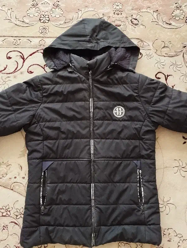 کاپشن|لباس|بیرجند, |دیوار