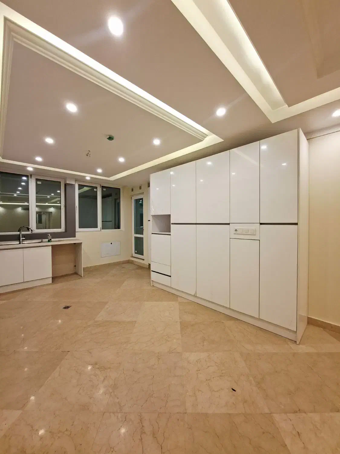 ۱۲۵ متر دو خواب/ فول امکانات/ نوساز