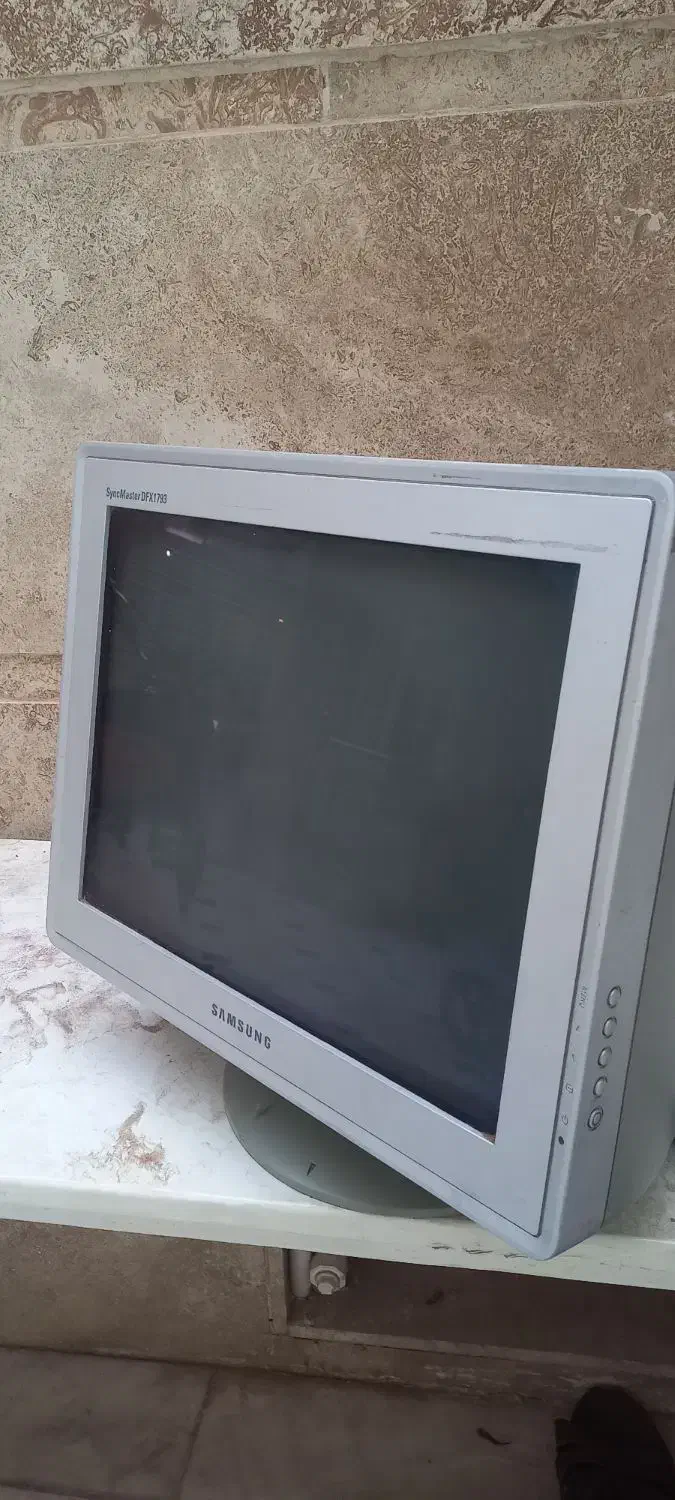 مانیتور سامسونگ فلترون ۱۷اینچ سالم|رایانه رومیزی|قم, نخودی|دیوار