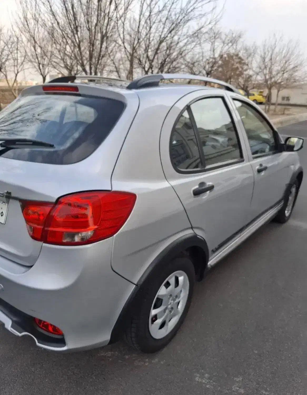 کوئیک r رنگ نقره ای|خودرو سواری و وانت|بندرعباس, |دیوار