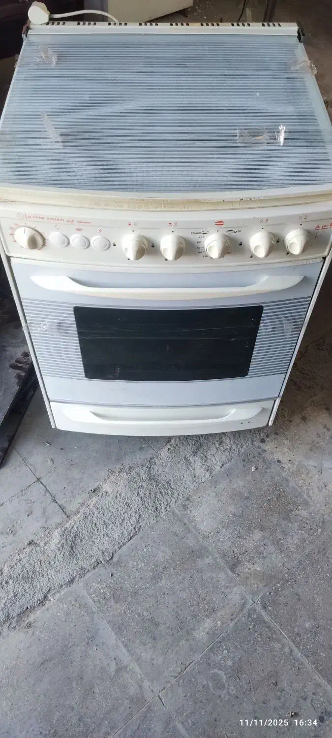 اجاق گاز فر ۴ شعله|اجاق گاز و لوازم برقی پخت‌وپز|ری, امین آباد|دیوار