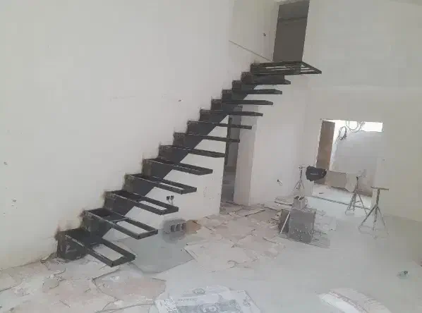 پله گرد ، درب و پنجره آهنی|خدمات پیشه و مهارت|اردبیل, |دیوار