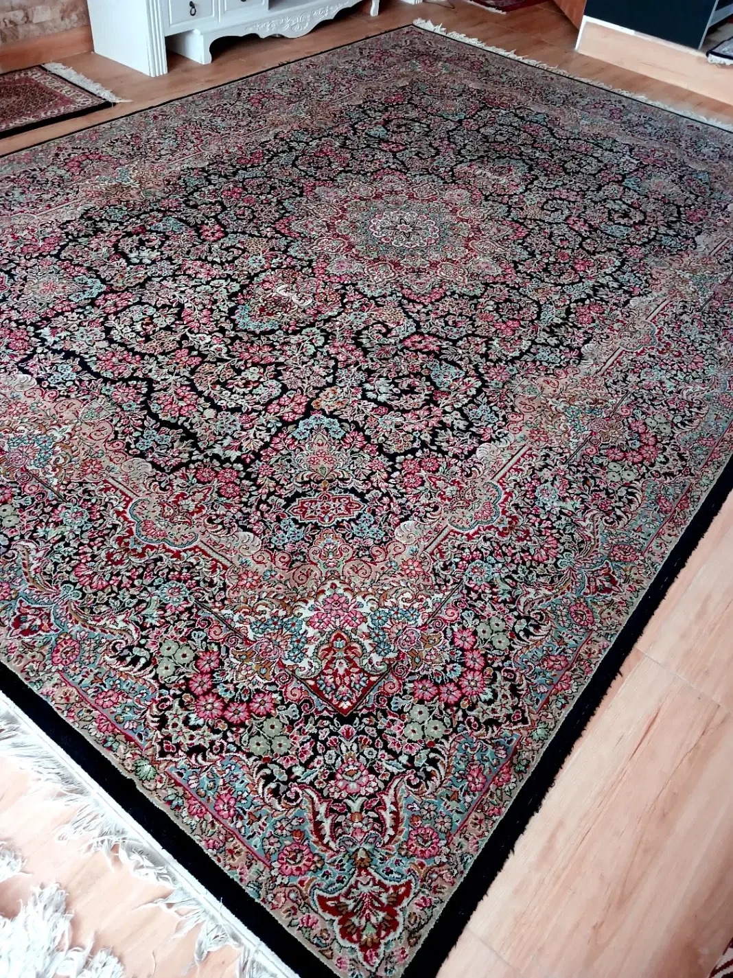 فرش و خریدار همه رقم فرش نو و کارکرده|فرش|تبریز, |دیوار