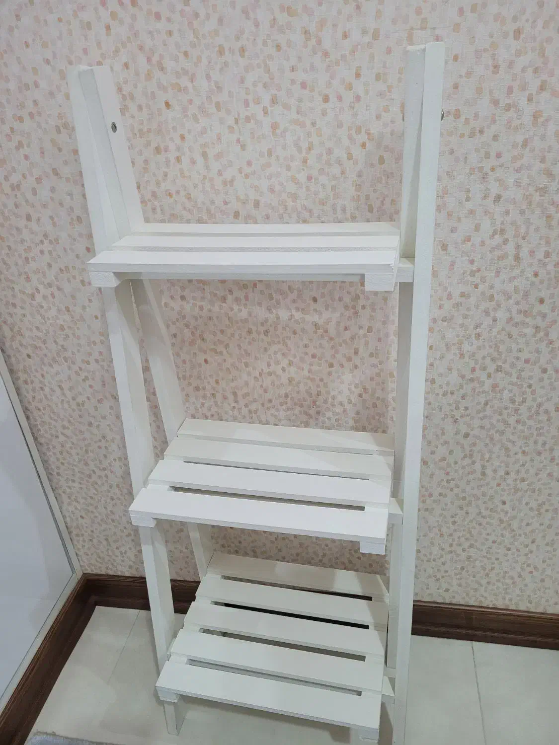 استند سفید سه طبقه|کتابخانه، شلف، قفسه‌های دیواری|قزوین, |دیوار