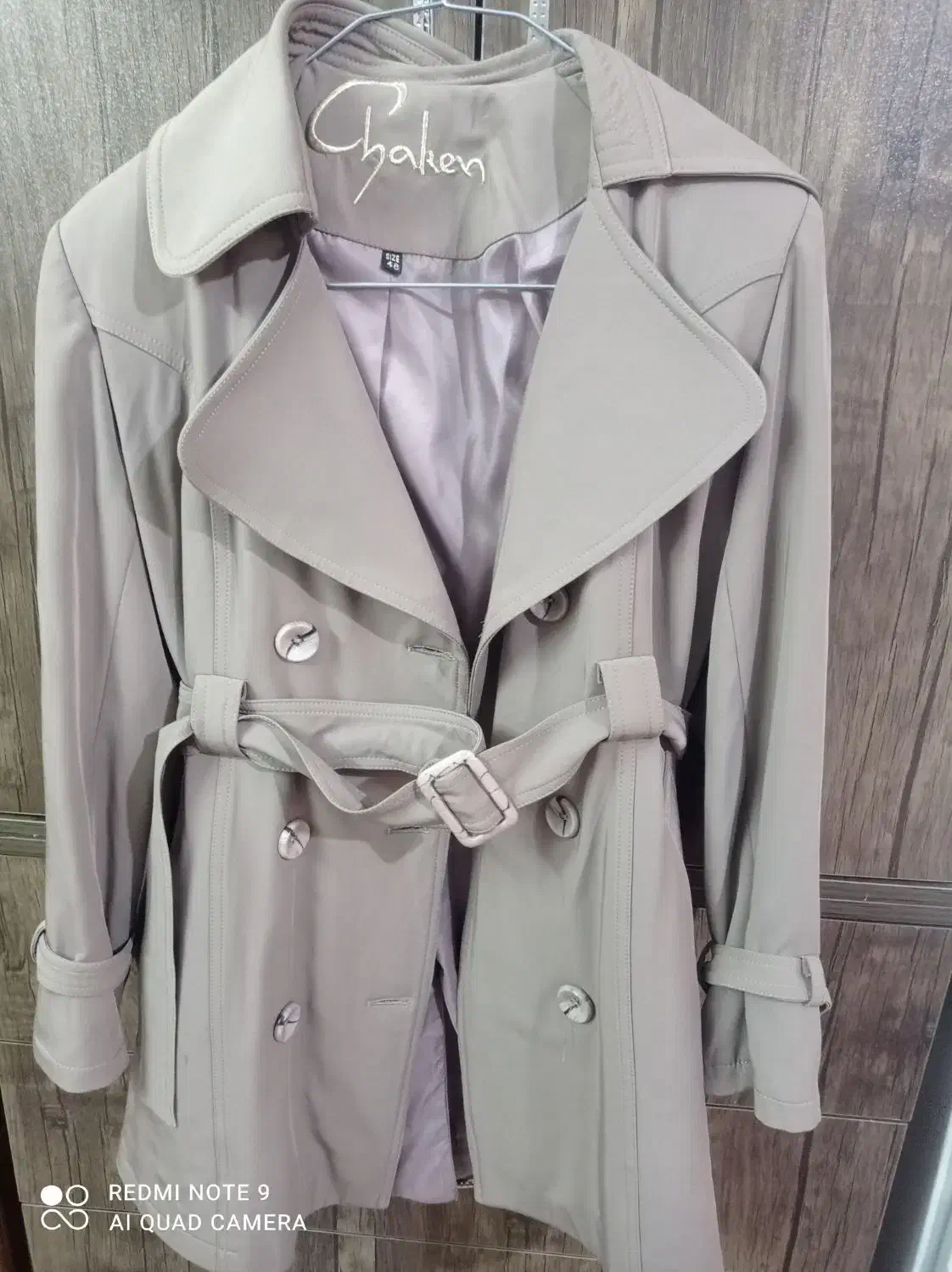 چندتا لباس   بارانی و و پانچ وهودی|لباس|زنجان, |دیوار