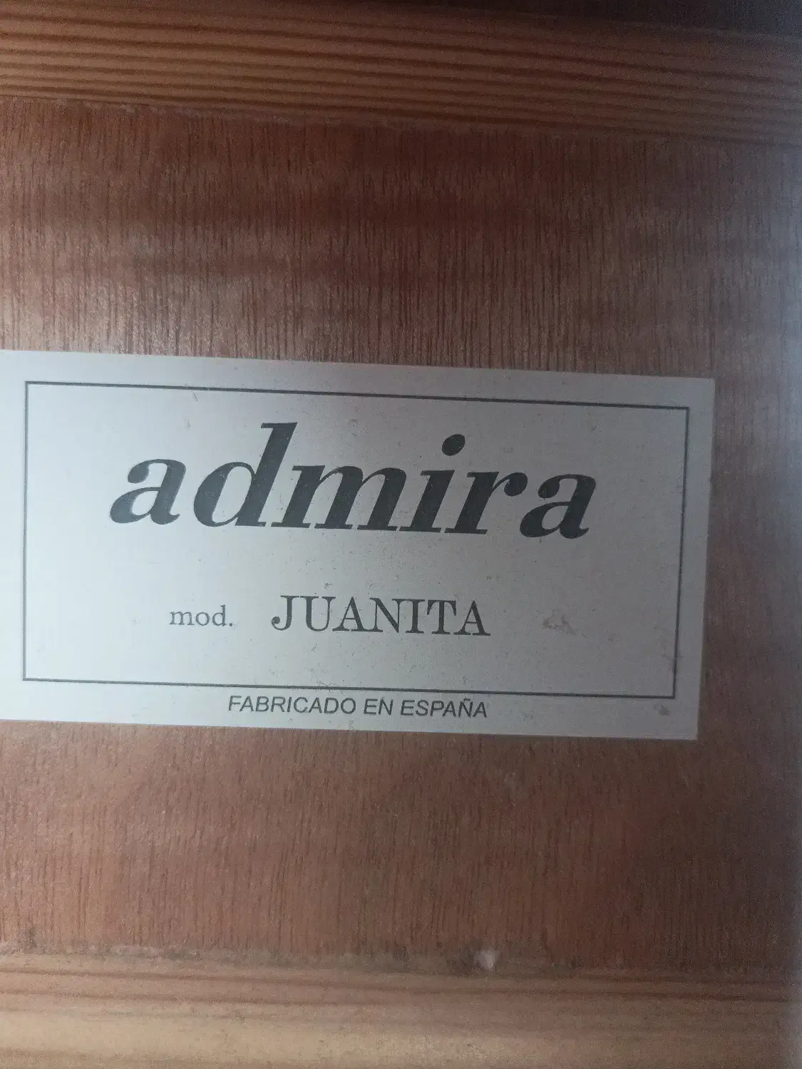 گیتار آدمیرا|گیتار، بیس، امپلیفایر|سمیرم, |دیوار