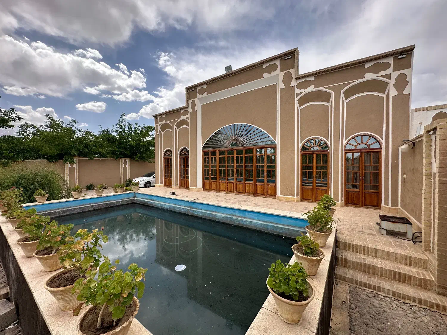 اجاره روزانه باغ ویلا|اجارهٔ کوتاهمدت ویلا و باغ|مهریز, |دیوار