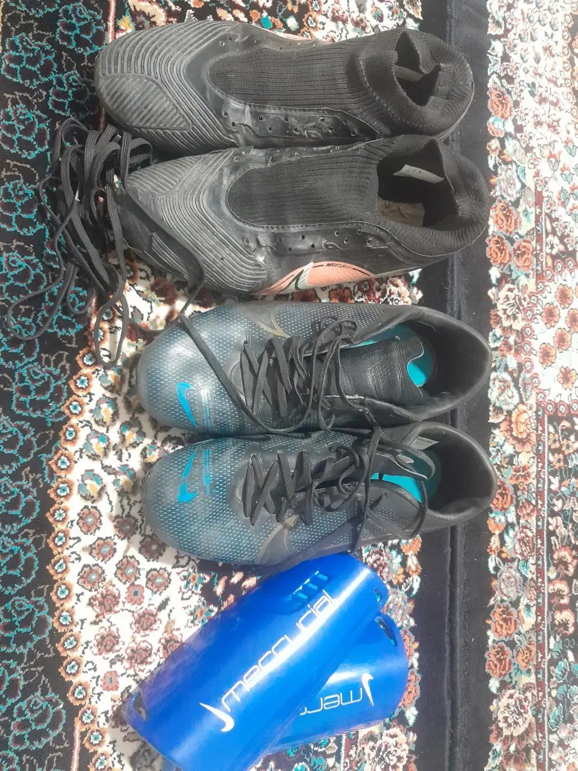 کفش فوتبالی و قلم بند|تجهیزات ورزشی|پاکدشت, کبودگنبد|دیوار