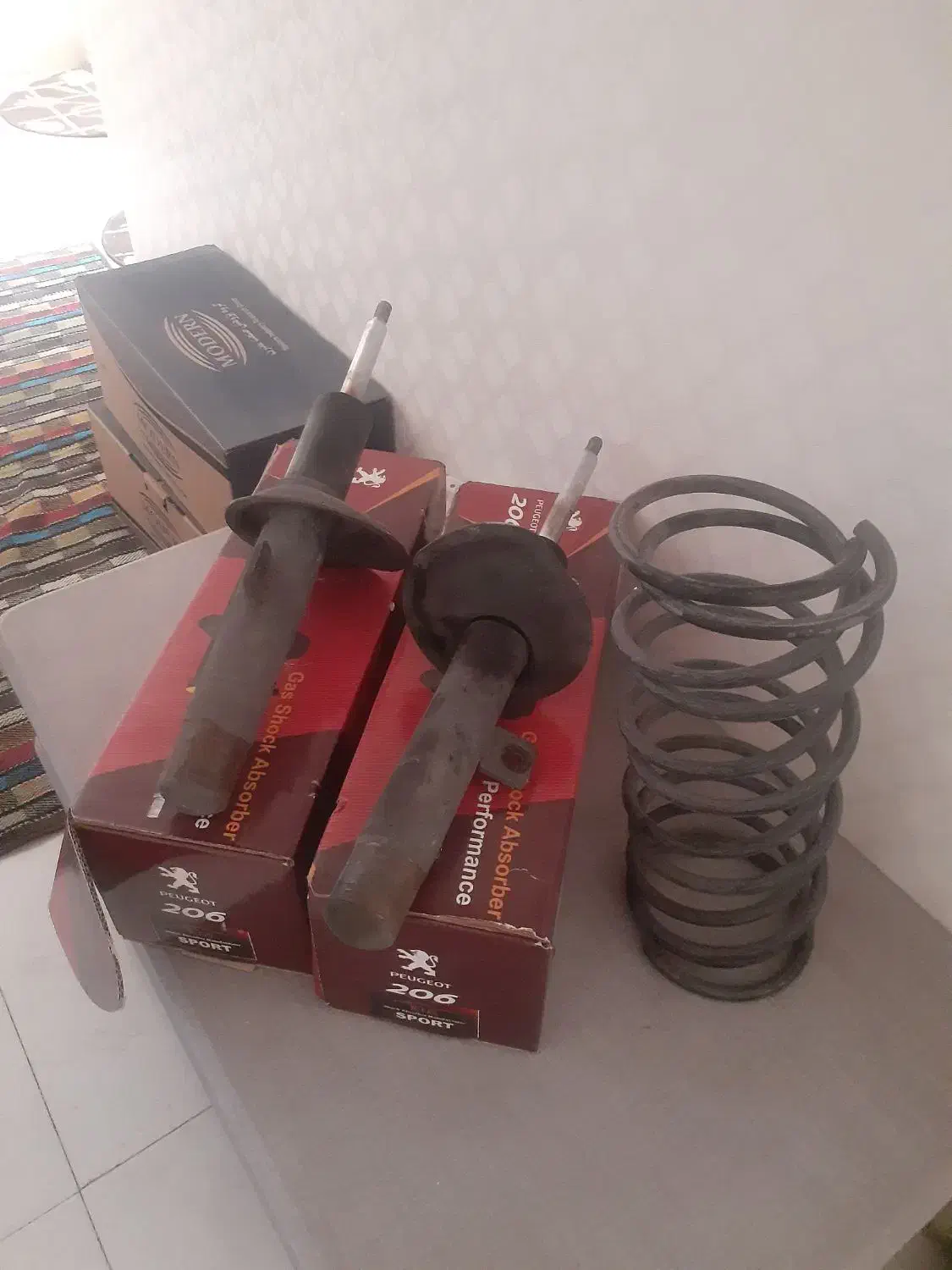 کمک فنر وچراغ جلو پژو ۲۰۶|قطعات یدکی و لوازم جانبی|پردیس, فاز ۱|دیوار