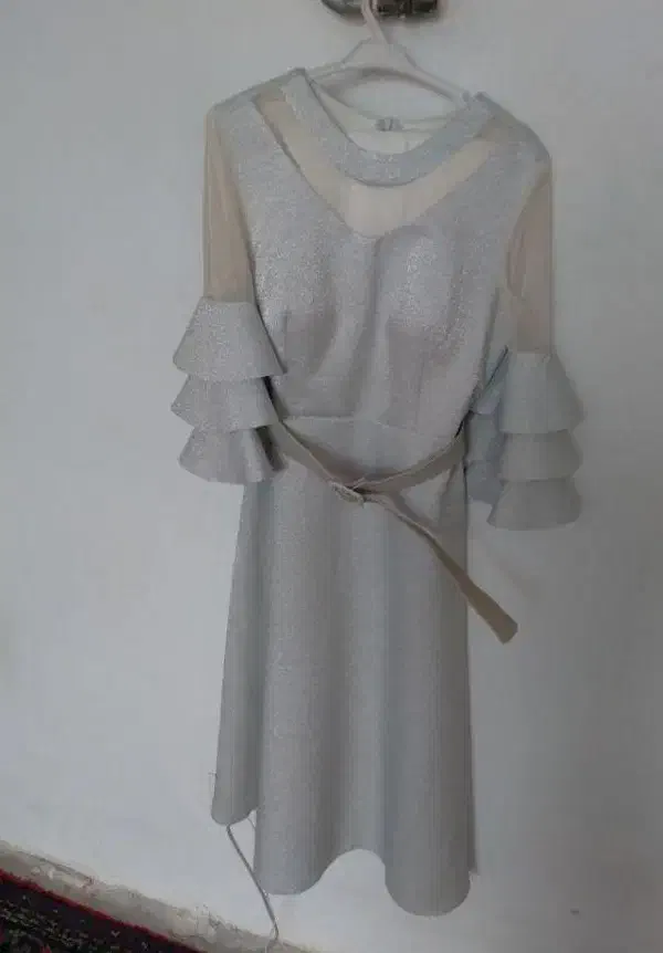 تعدادی لباس مجلسی وخونگی به قیمت پایین|لباس|میانه, |دیوار