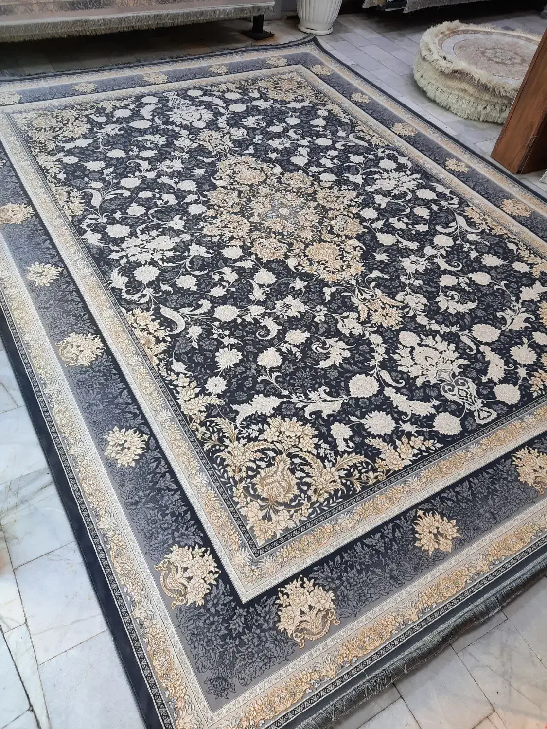 ۴عدد۱۲متری۱۲۰۰شانه۳۶۰۰تراکم گلبرجسته تخفیفی|فرش|مشکین‌دشت, |دیوار