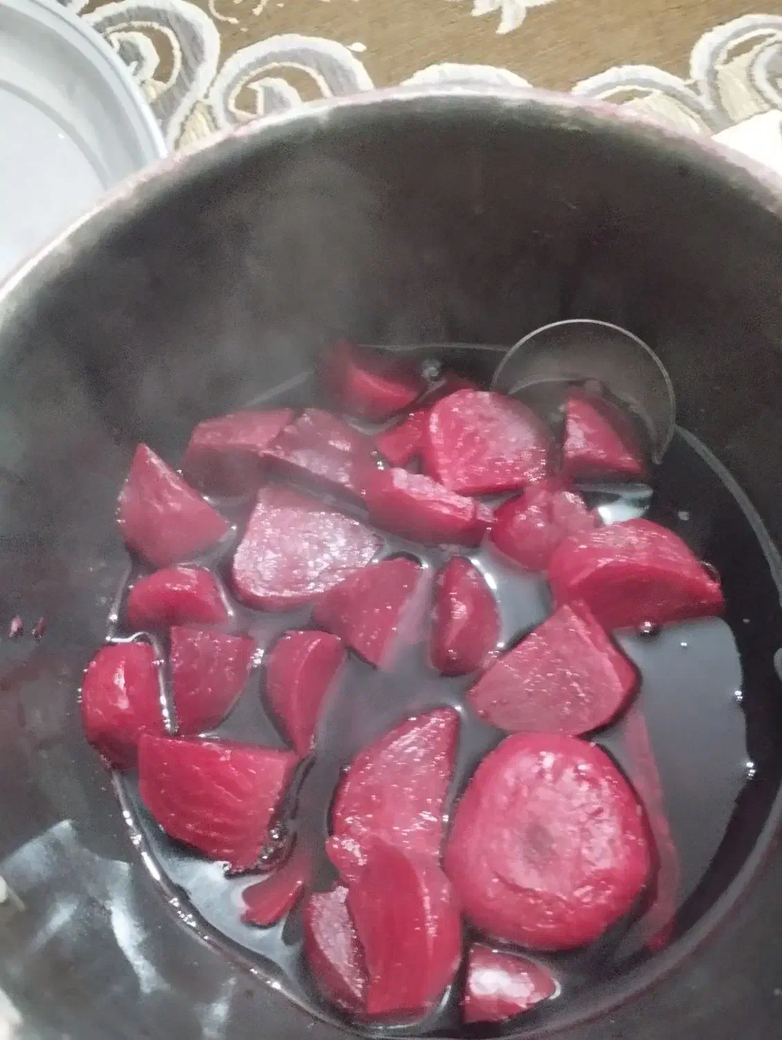 لبو|خوردنی و آشامیدنی|رشت, کوی قدس|دیوار