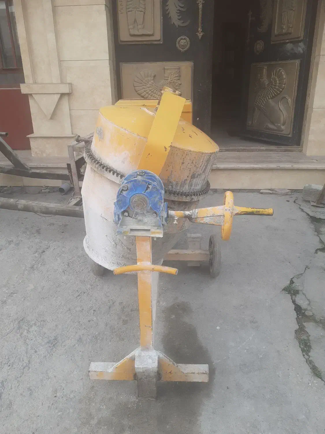 بتونیر کوچک مخصوص برای کار کاشی کاری|مصالح و تجهیزات ساختمان|بندر ترکمن, |دیوار