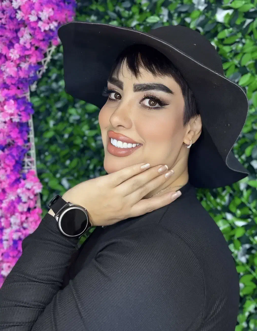 سالن زیبایی رنگ میکاپ ناخن میکرواصلاح شنیون فشیال|خدمات آرایشگری و زیبایی|پرند, فاز ۲|دیوار