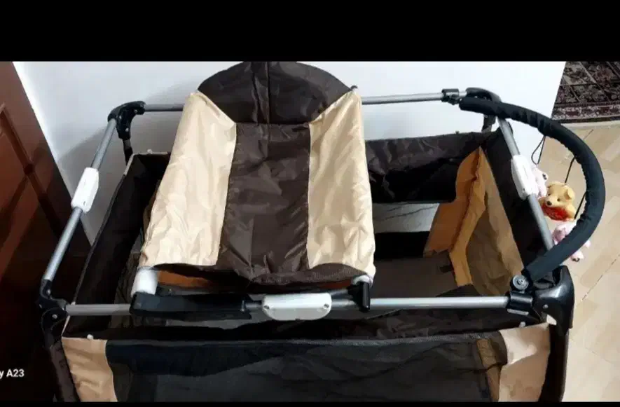 تخت پارک تمیز و سالم نو|تخت و صندلی بچه|مشهد, عبادی|دیوار