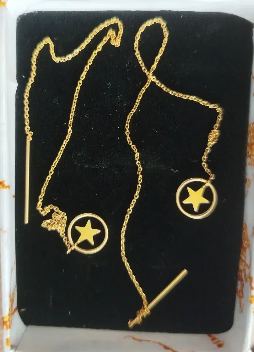 گوشواره بخیه ای|جواهرات|شیراز, درکی|دیوار