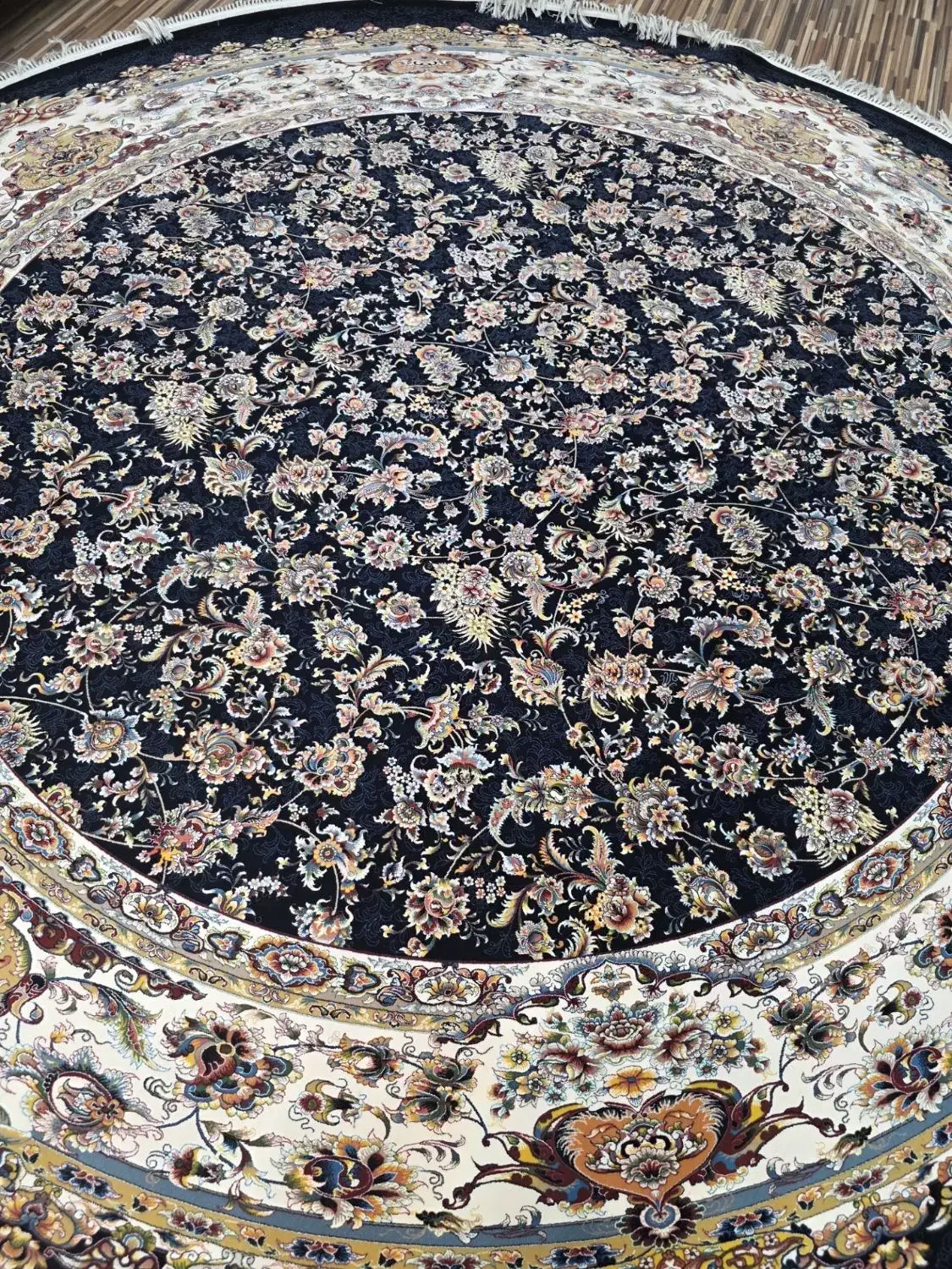 فرش گرد ۹متری|فرش|زنجان, |دیوار