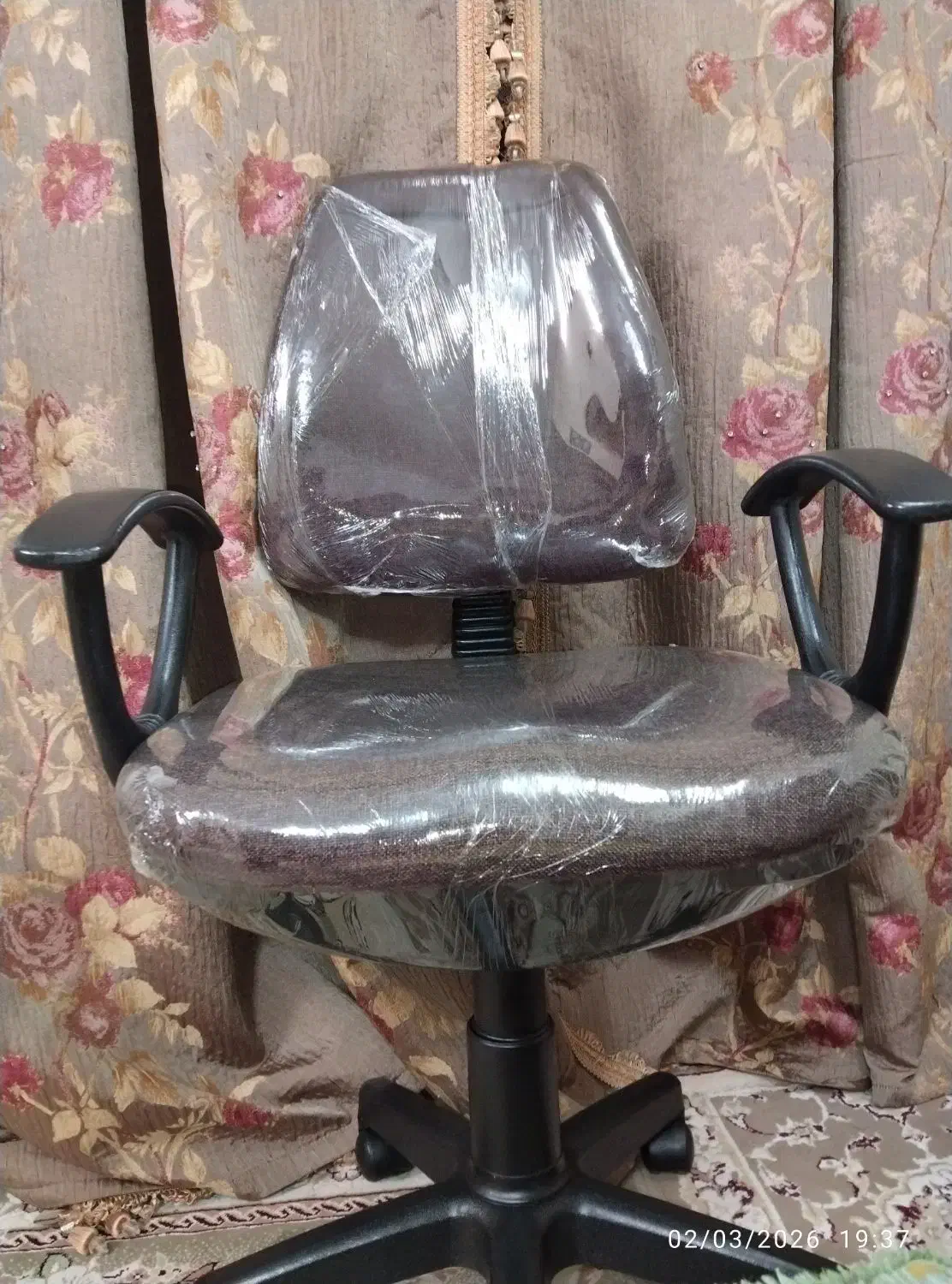 صندلی|صندلی و نیمکت|تربت‌حیدریه, پایانه مسافربری تربت حیدریه|دیوار