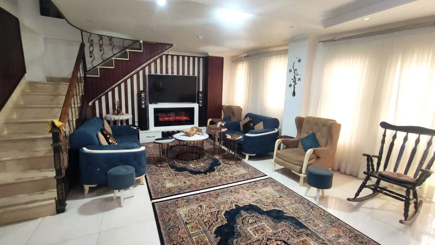 مبل چستر تمیز چوب نراد روسی|مبلمان خانگی و میز عسلی|ساری, |دیوار