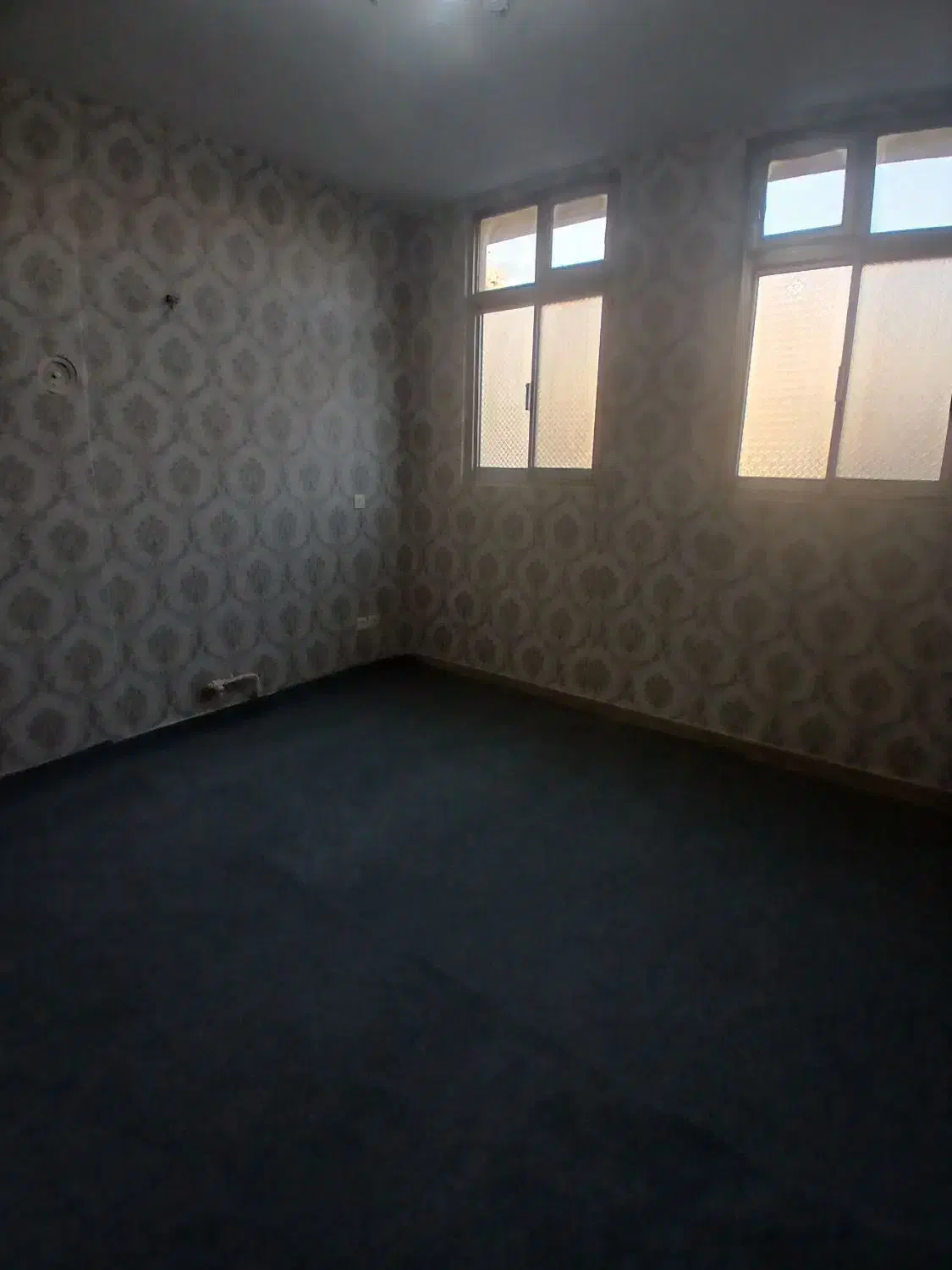 پارک گلنما2طبقه دربستی110مترمناسب سکونت وکار