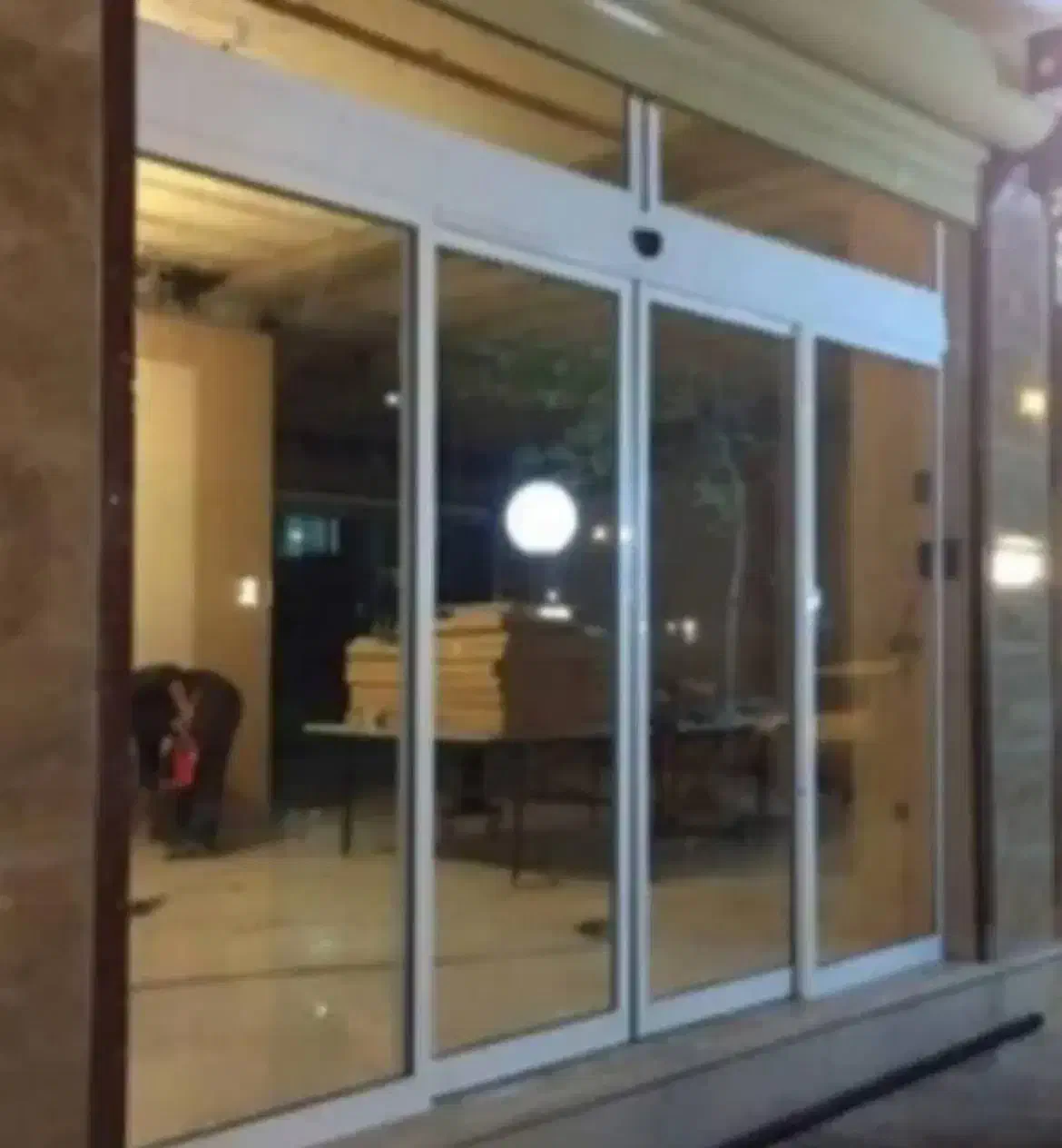 تعمیر درب شیشه،اتومات،جک پارکینگ،کرکره برقی|خدمات پیشه و مهارت|تهران, جمهوری|دیوار