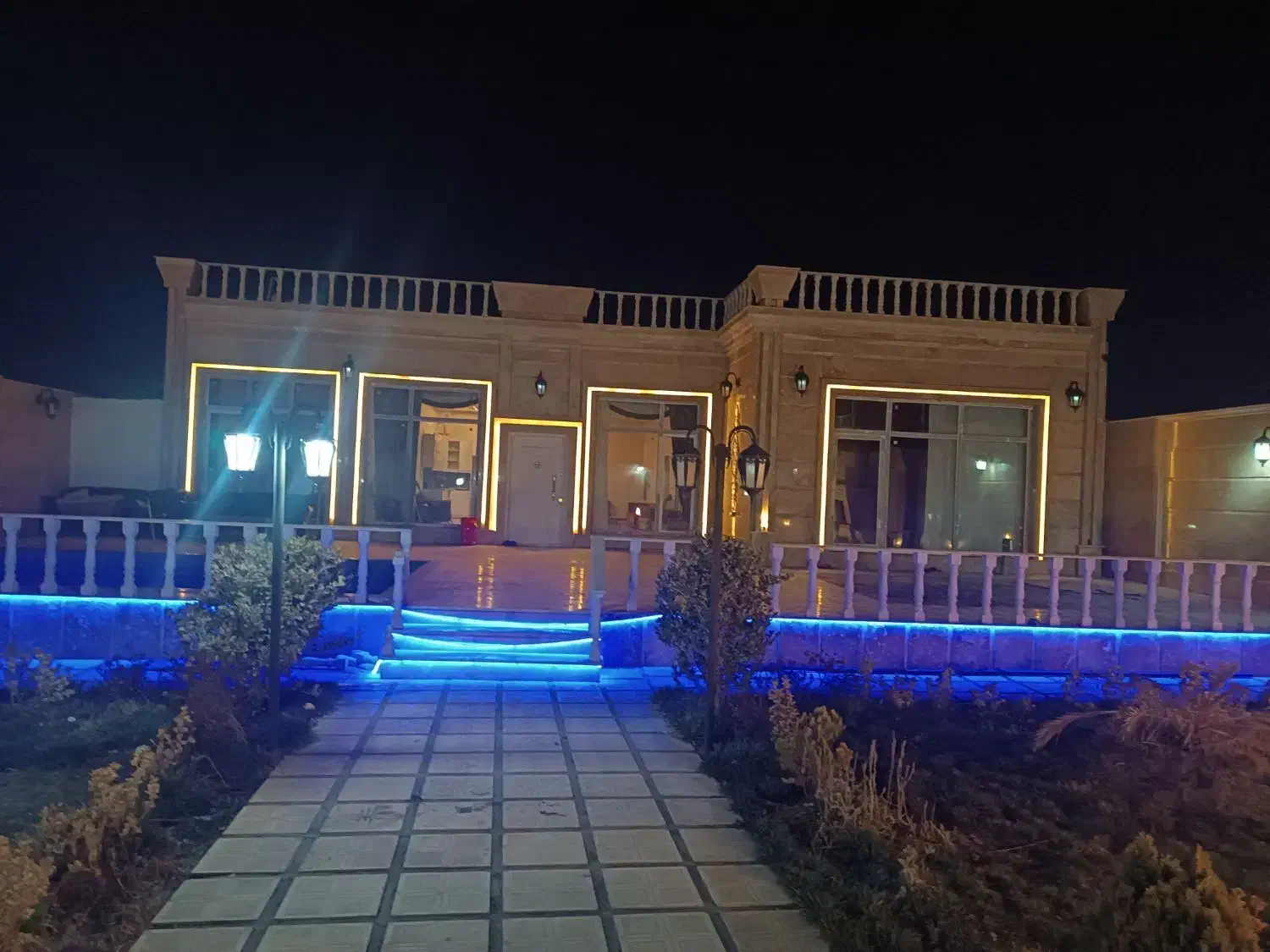 باغ ویلا شاهنامه14|اجارهٔ کوتاهمدت ویلا و باغ|مشهد, میان ولایت|دیوار