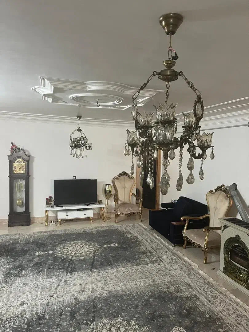 لوستر  سه شاخه در حد نو برنز|لوستر و چراغ آویز|گنبد کاووس, |دیوار