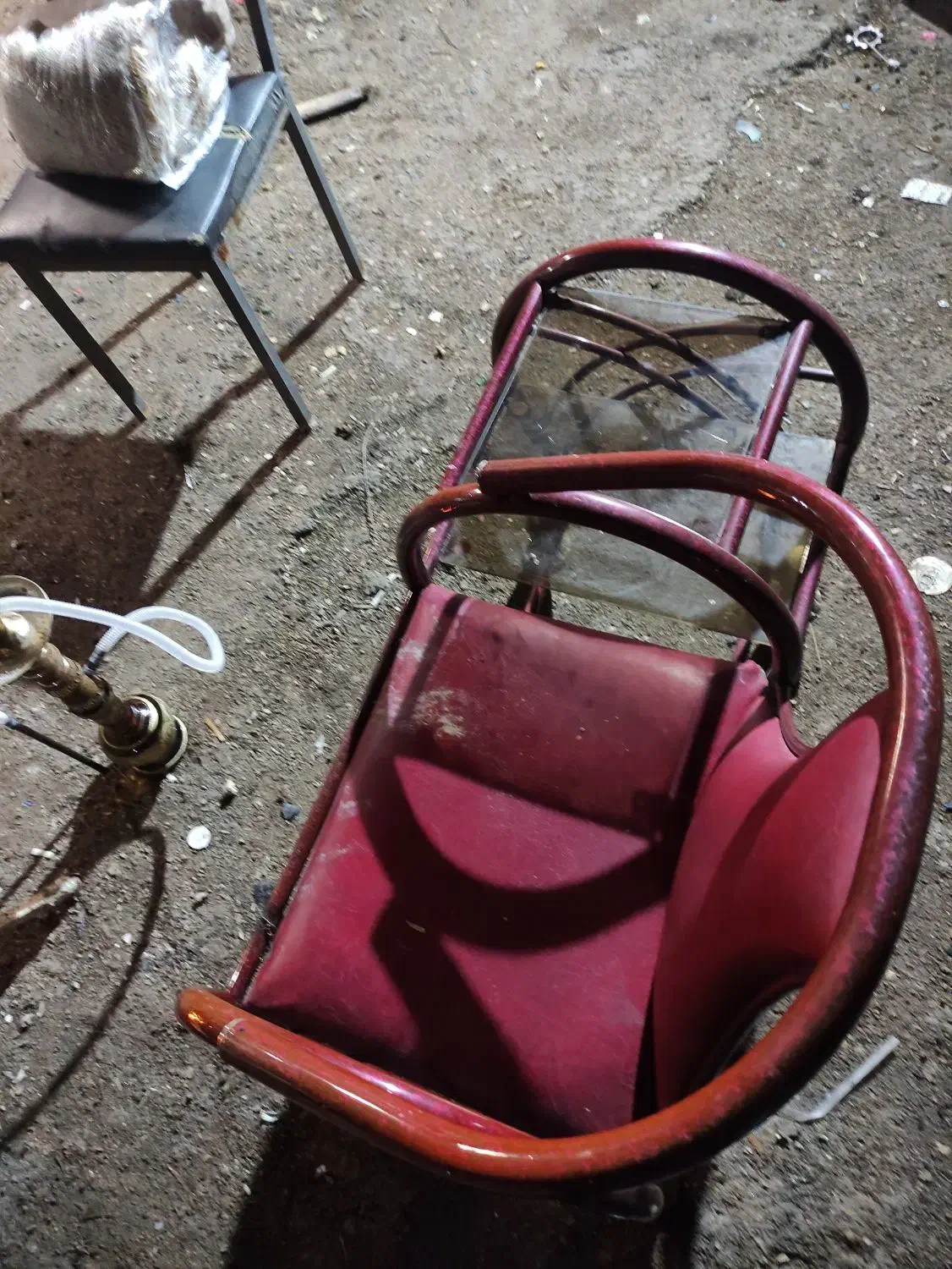 صندلی راحتی برای تلفن زدن فقط ۸۰۰ تومان|میز و صندلی غذاخوری|بهبهان, |دیوار