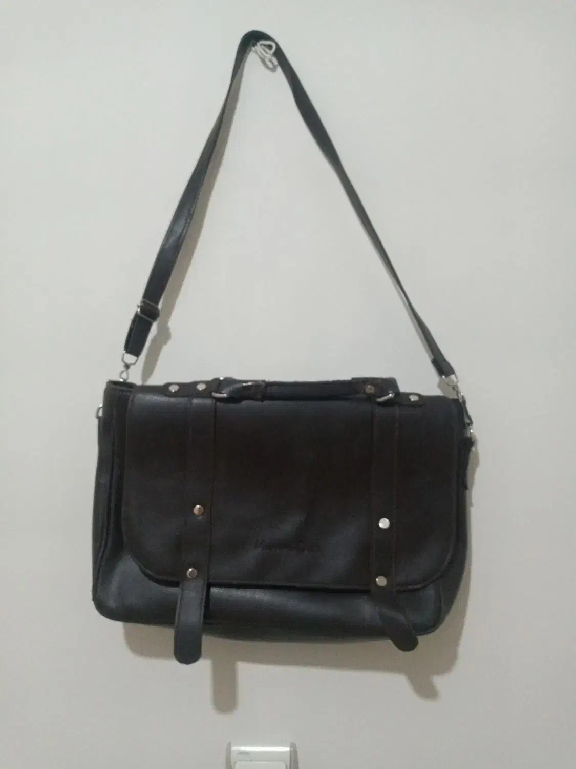 کیف|کیف، کفش، کمربند|دماوند, گیلاوند|دیوار