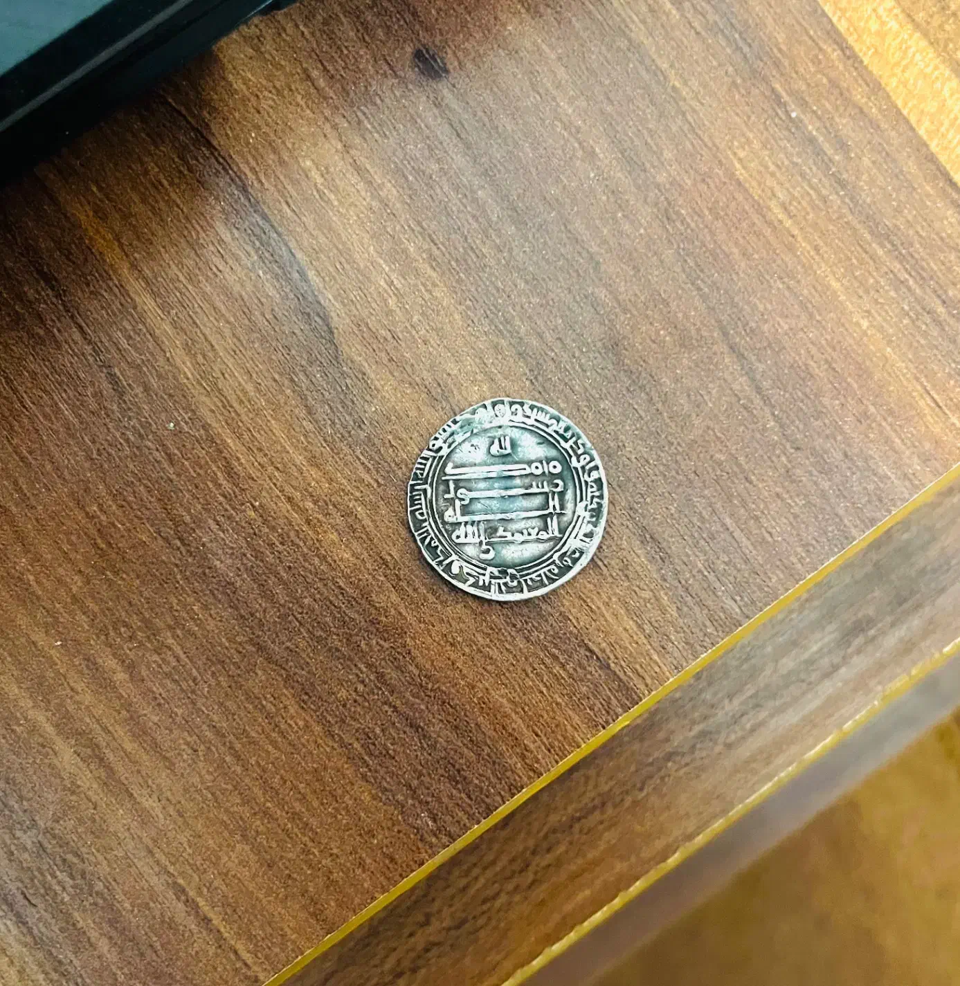 سکه عباسیان نقره|کلکسیون سکه، تمبر، اسکناس|شیراز, کوشک میدان|دیوار