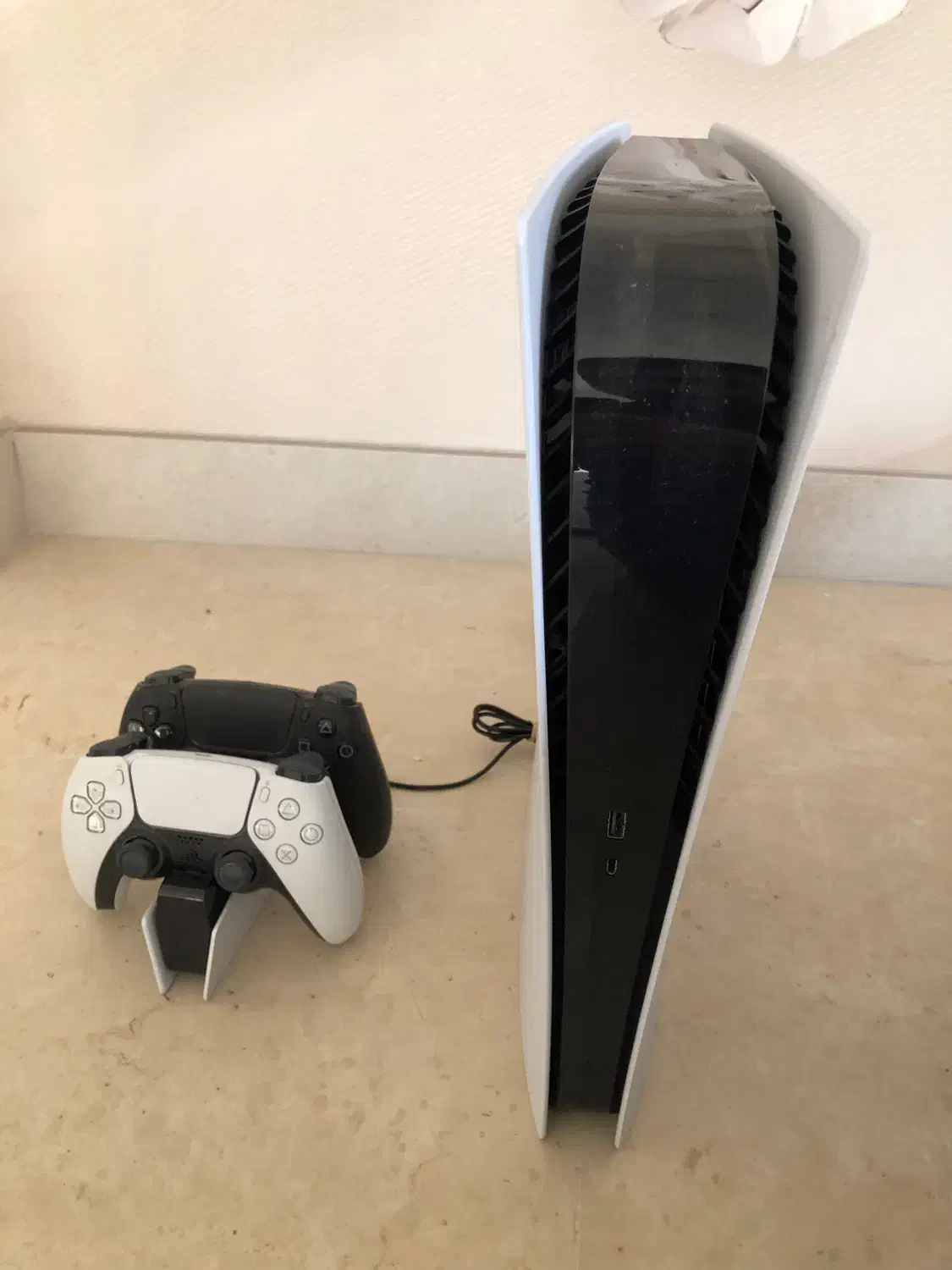 Ps5دیجیتال به همراه یه دسته اضافه و داک شارژم|کنسول، بازی ویدئویی و آنلاین|شیراز, معالیآباد|دیوار