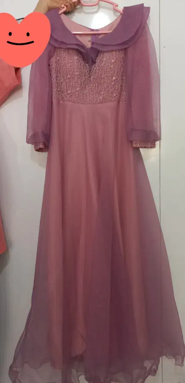 لباس مجلسی|لباس|رباط‌کریم, الارد|دیوار