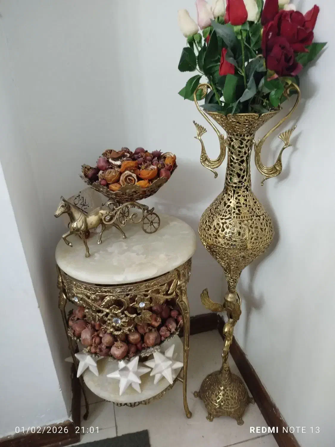 ساعت گلدان|ساعت دیواری و تزئینی|میانه, |دیوار