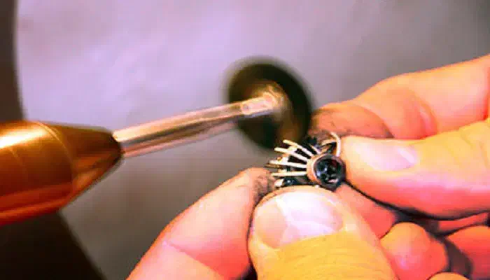 استخدام جوشکار و پرداختکار در کارگاه طلا سازی|استخدام صنعتی، فنی، مهندسی|تهران, فردوسی|دیوار