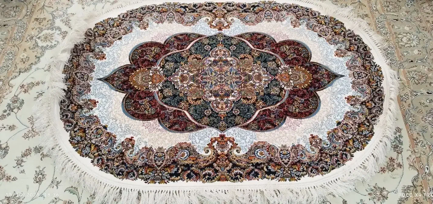 قالیچه ریزبافت دستباف گونه|فرش|قدس, شهر‌قدس|دیوار