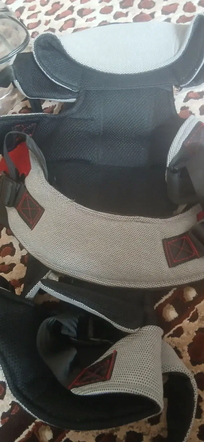 اغوشبند کودک|کالسکه و لوازم جانبی|شاهینشهر, فدک|دیوار